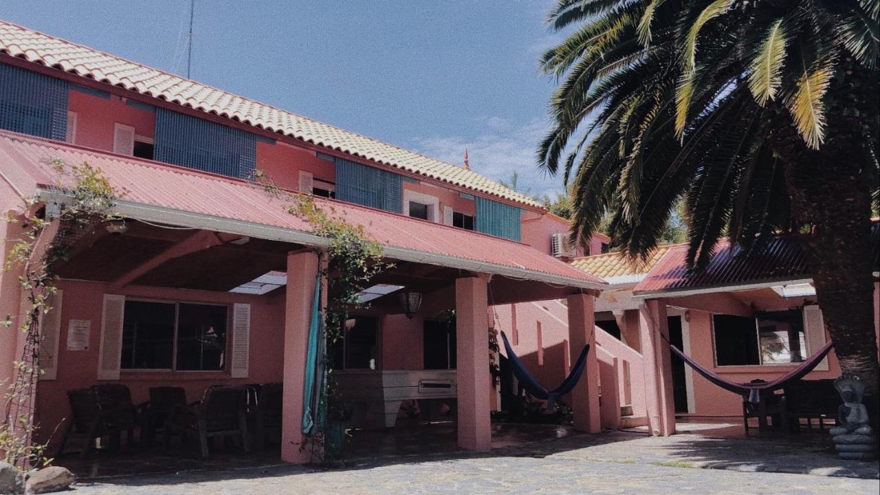 Ostello Dolphins Backpackers Sunshine Beach Esterno foto