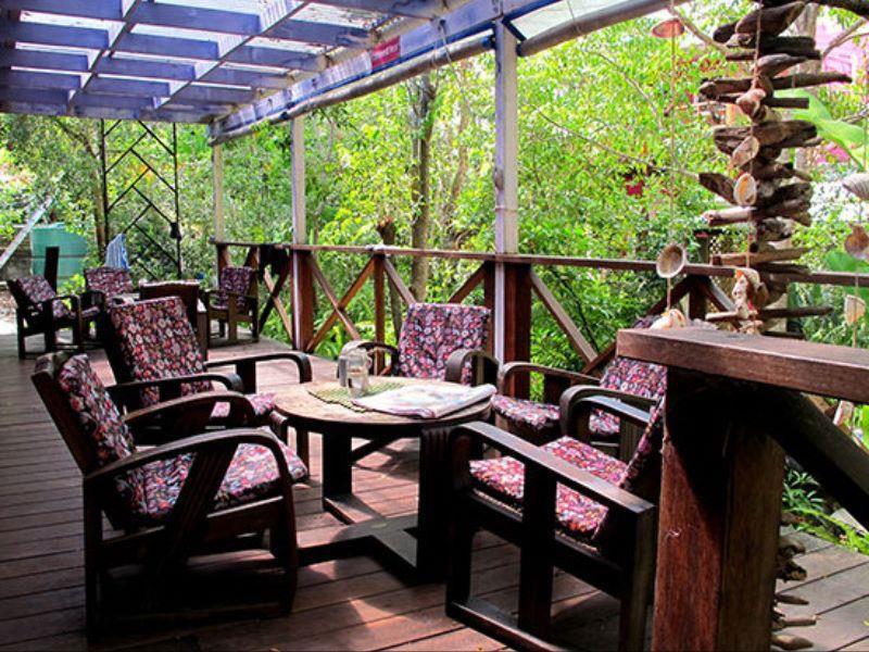 Ostello Dolphins Backpackers Sunshine Beach Esterno foto